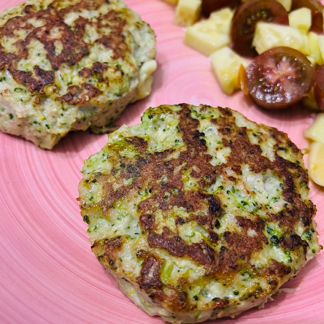 Hamburguesas de pollo y brocoli 馃ウ Hamburguesas de pollo y brocoli 馃ウ