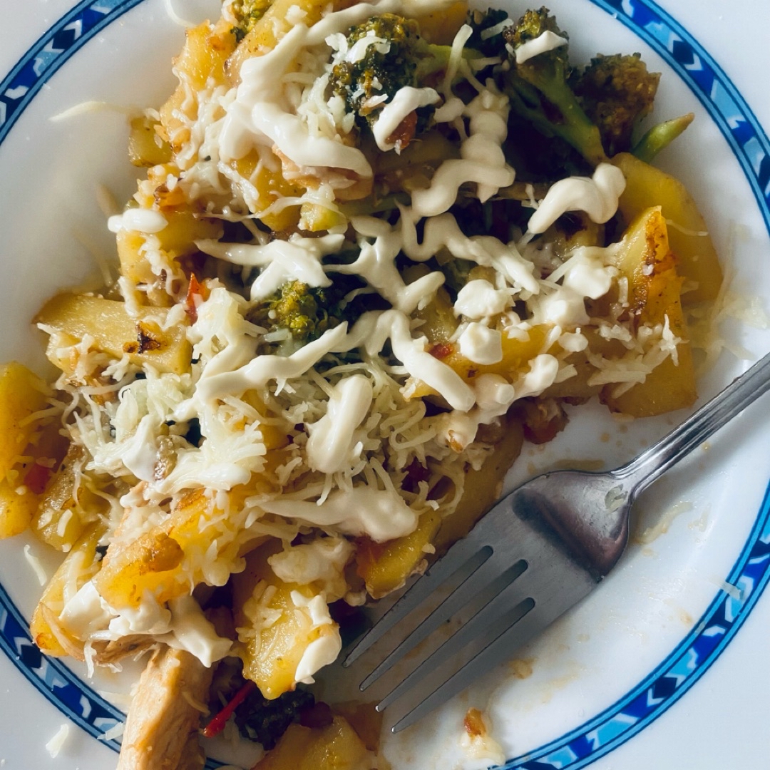 Salteado de patata, verdura y pollo Salteado de patata, verdura y pollo