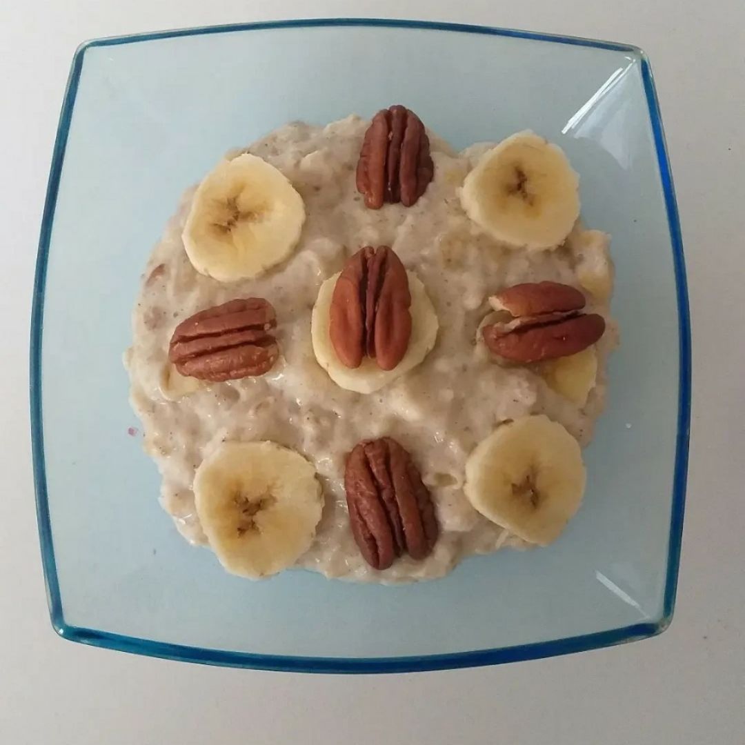 Podrige con plátano y nueces pecanas Podrige con plátano y nueces pecanas