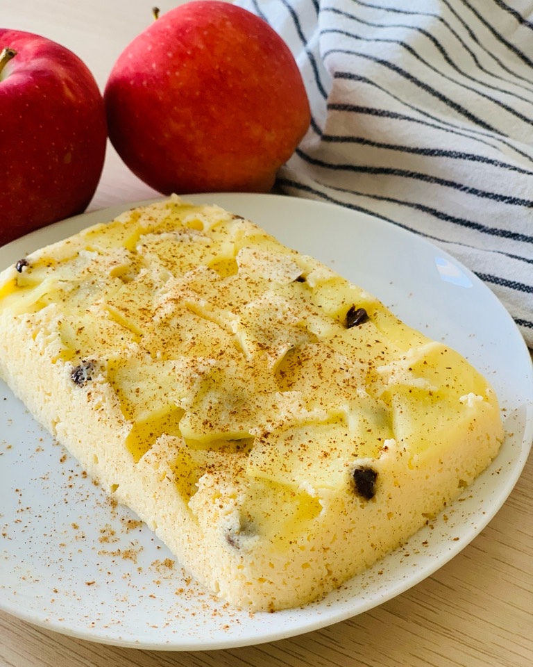 Tarta de manzana con pepitas de cocholate en microondas SIN GLUTEN • SIN AZÚCAR AÑADIDO