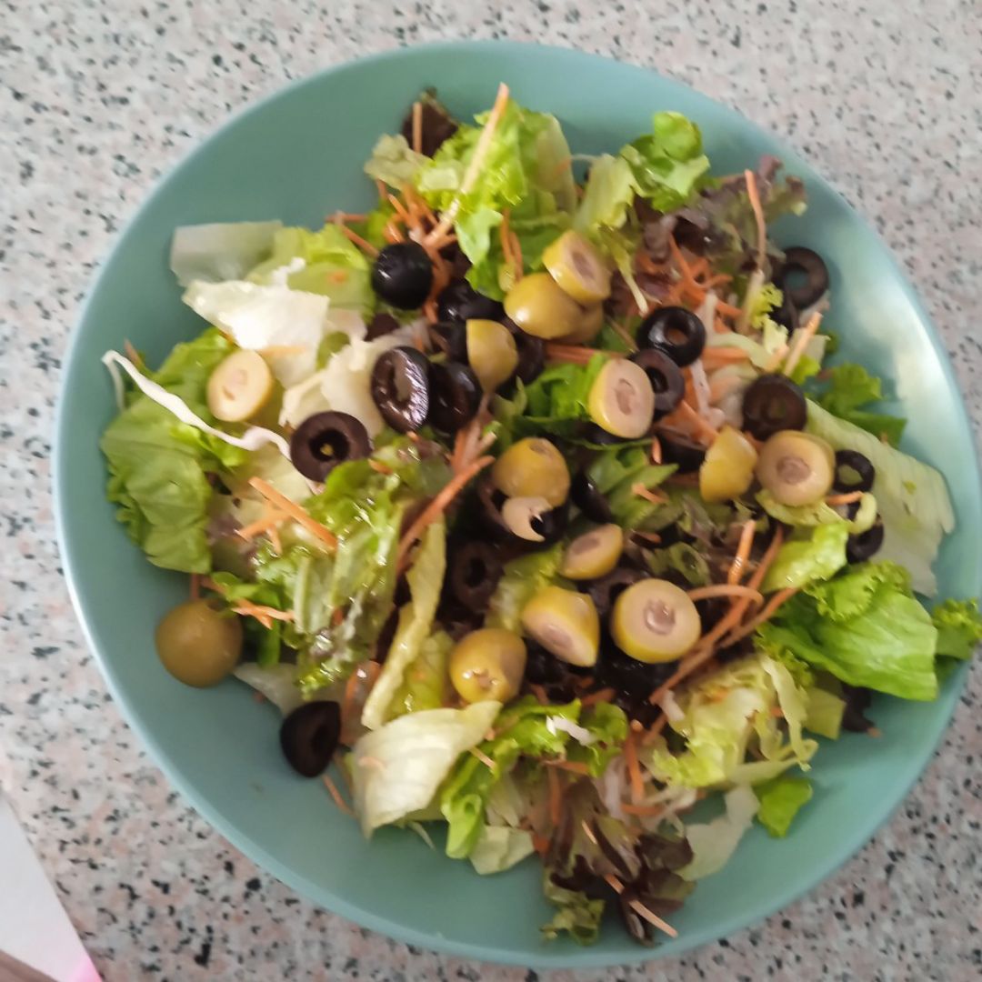 Ensalada con aceitunas Ensalada con aceitunas