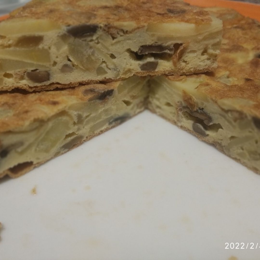 Tortilla patata y champiñones Tortilla patata y champiñones