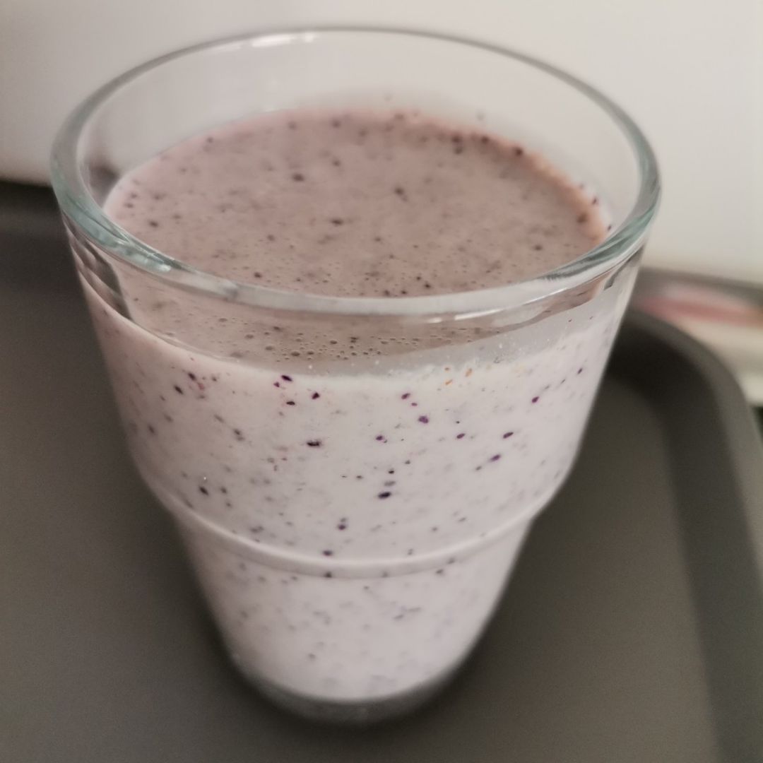 Banana blueberries smoothie Banana blueberries smoothie