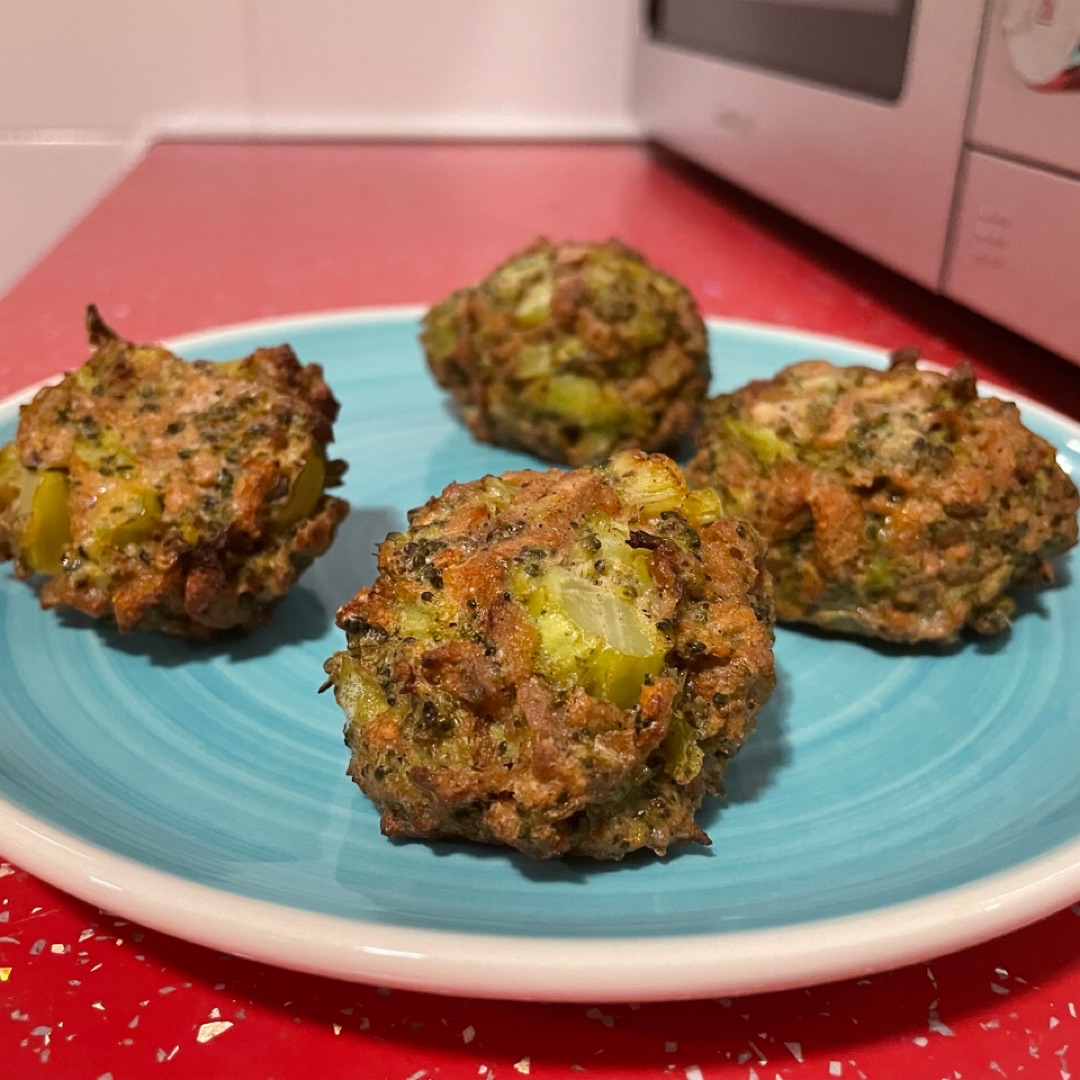 Albóndigas vegetales de brócoli y soja en la air fryer Albóndigas vegetales de brócoli y soja en la air fryer