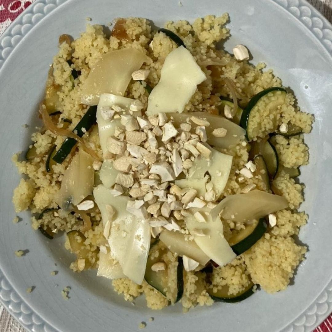 Tabule de cous cous y calabacín con queso de Arzúa