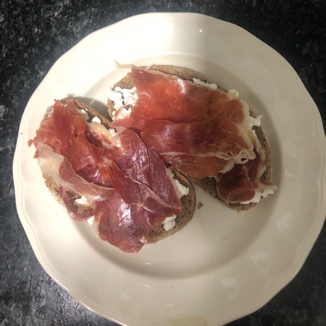 Tosta jamón y queso Tosta jamón y queso