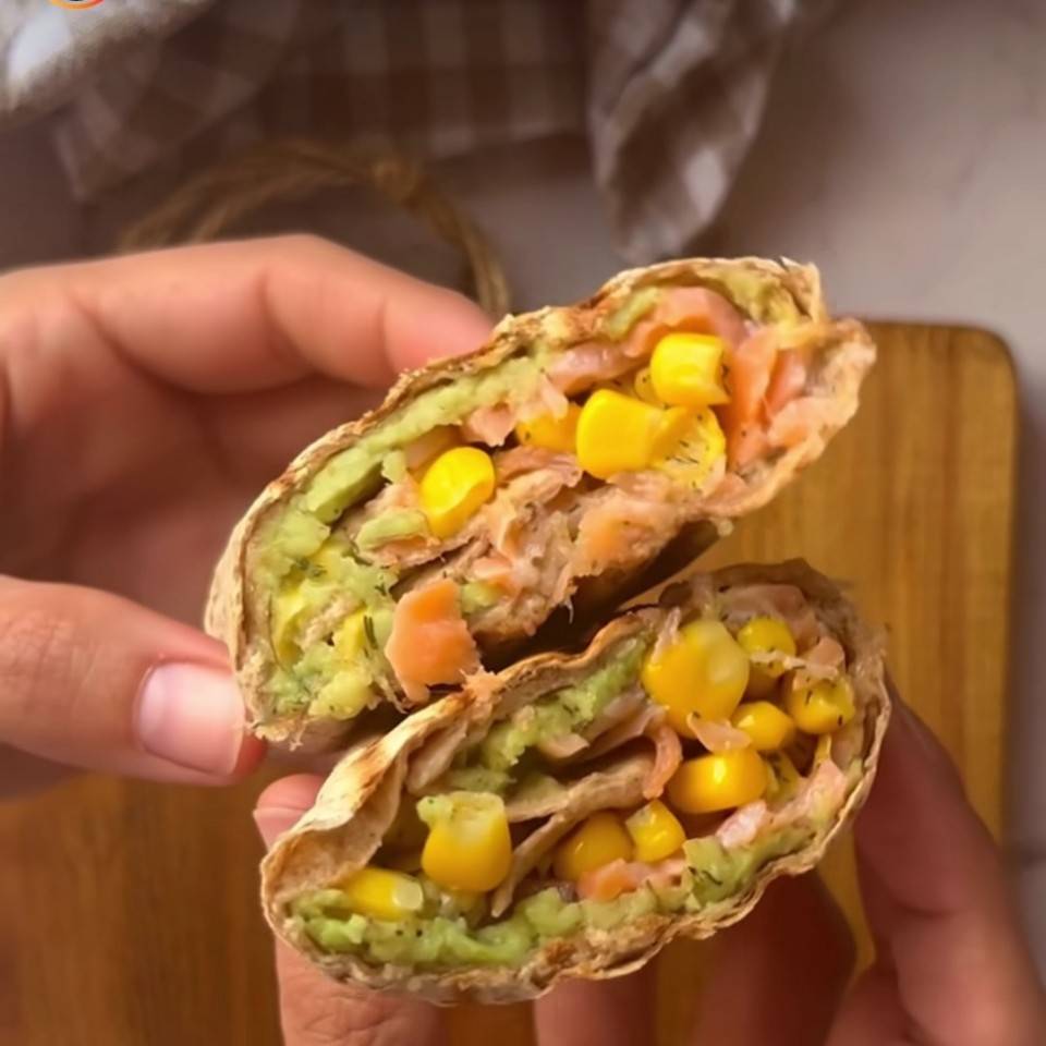 Tortitas aguacate salmon