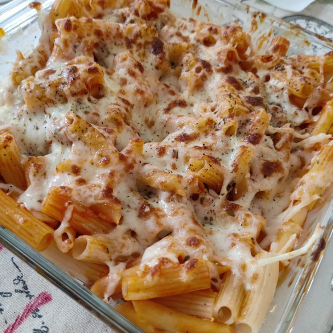 Macarrones gratinados con atún Macarrones gratinados con atún