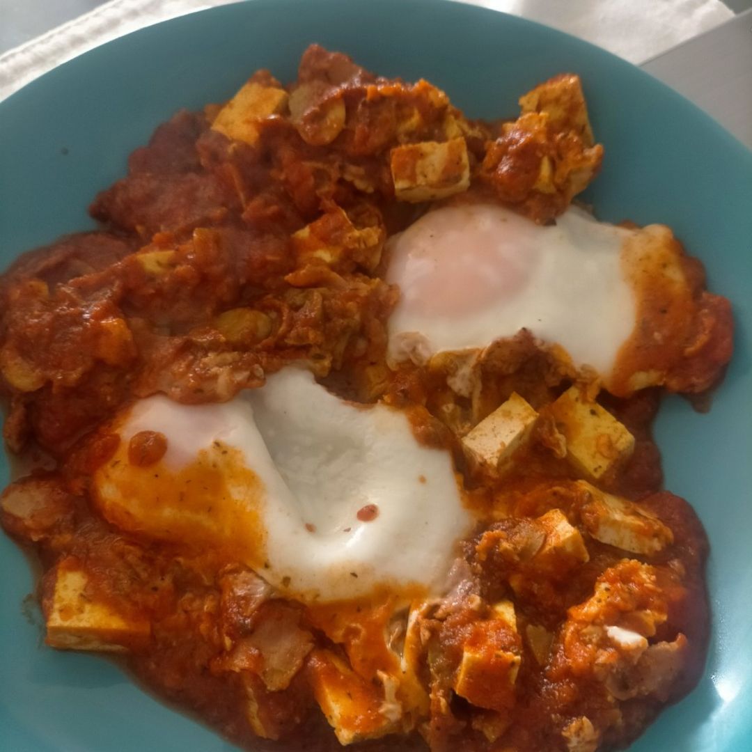 Tomate, huevo y tofu
