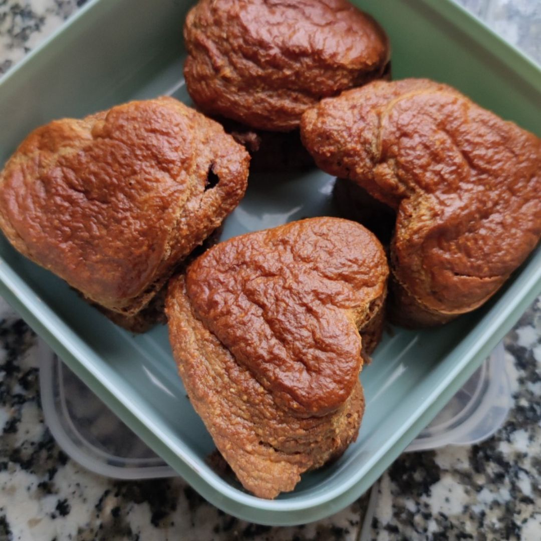 Mini-bizcochitos rellenos de chocolate Mini-bizcochitos rellenos de chocolate