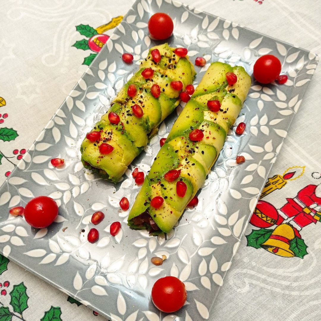 Canelones 馃尟 de aguacate 馃 rellenos de picadillo de 馃馃崊馃珣 馃キy salm贸n 馃悷 Paso 4 Canelones 馃尟 de aguacate 馃 rellenos de picadillo de 馃馃崊馃珣 馃キy salm贸n 馃悷 Paso 4