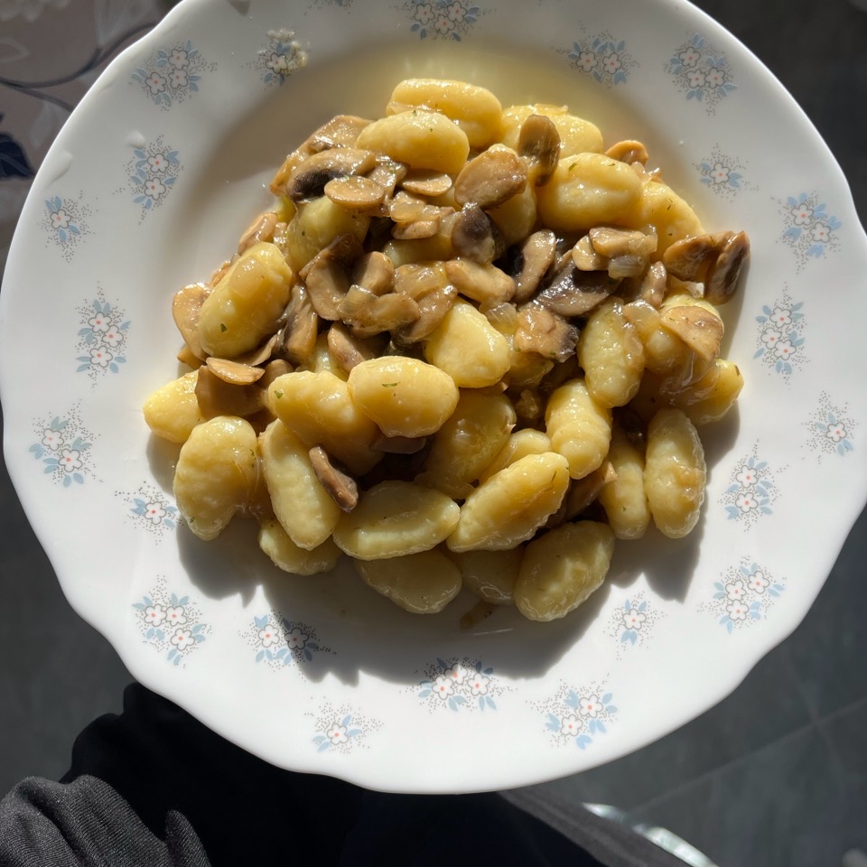 Ñoquis con champiñones Ñoquis con champiñones