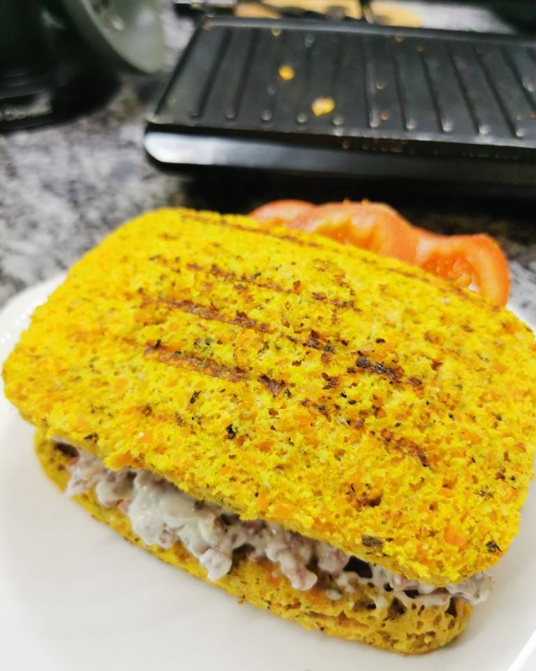 Sándwich de zanahoria al microondas 😋 Sándwich de zanahoria al microondas 😋