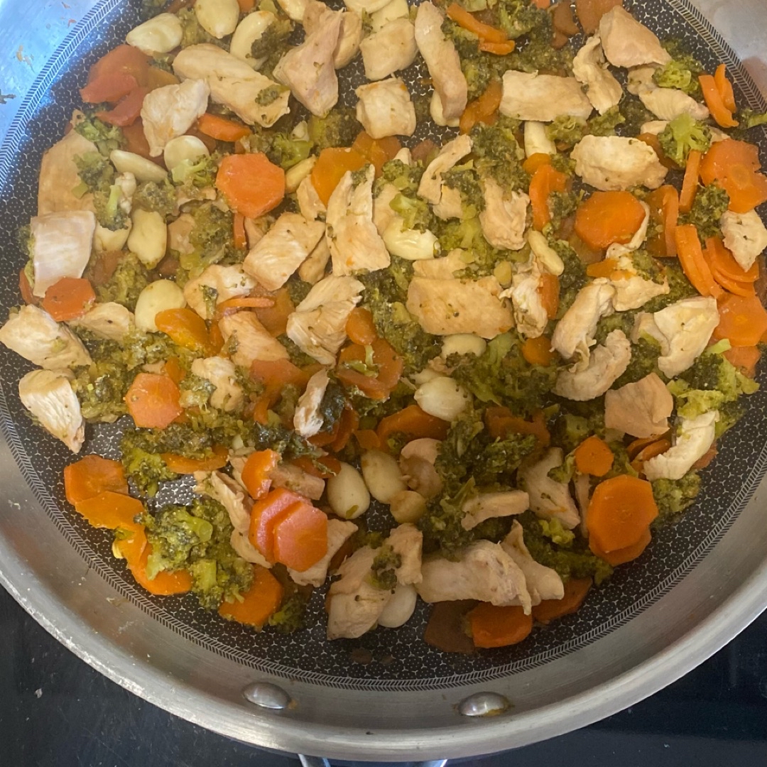 Salteado de pollo Salteado de pollo