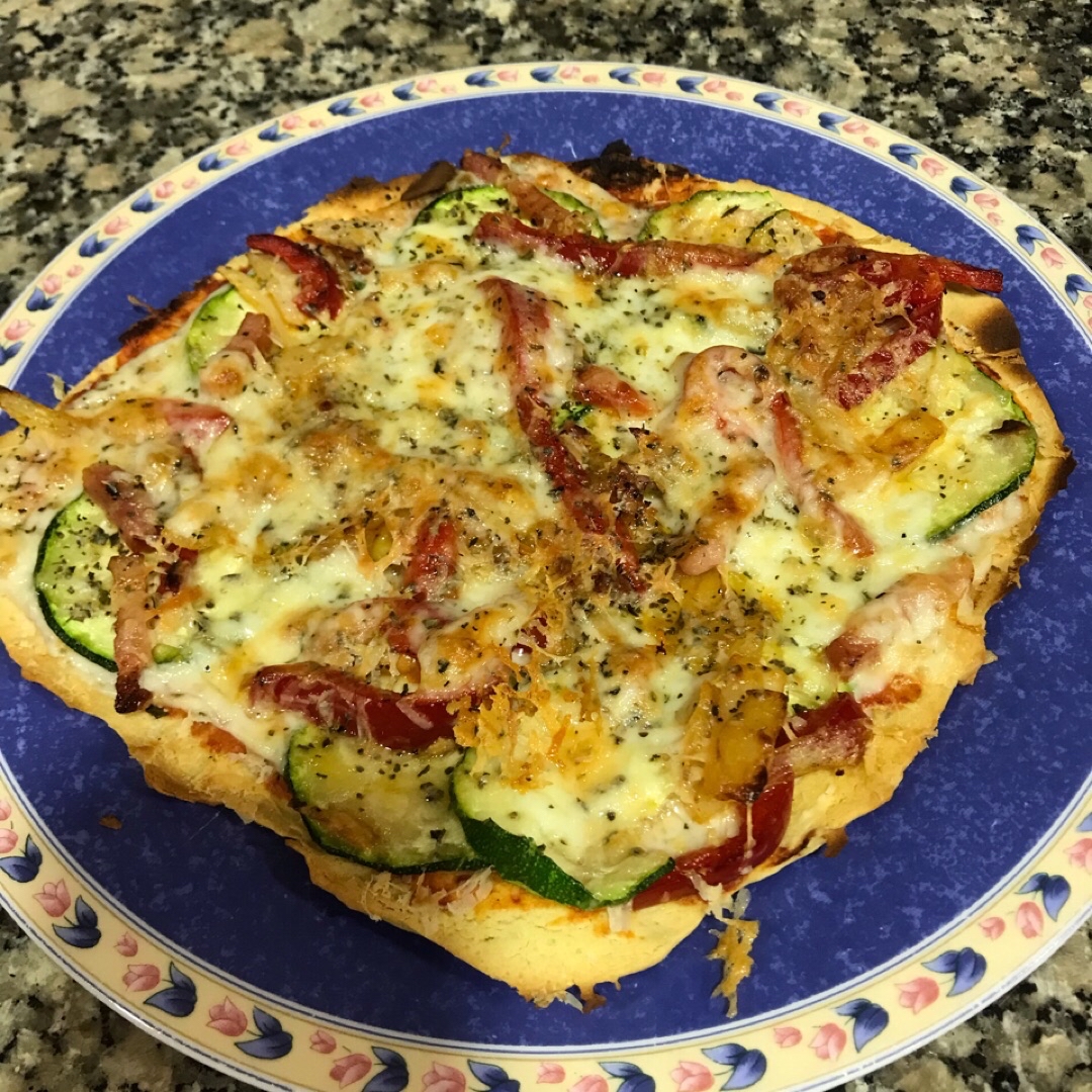 Pizza con base de harina de garbanzo Pizza con base de harina de garbanzo
