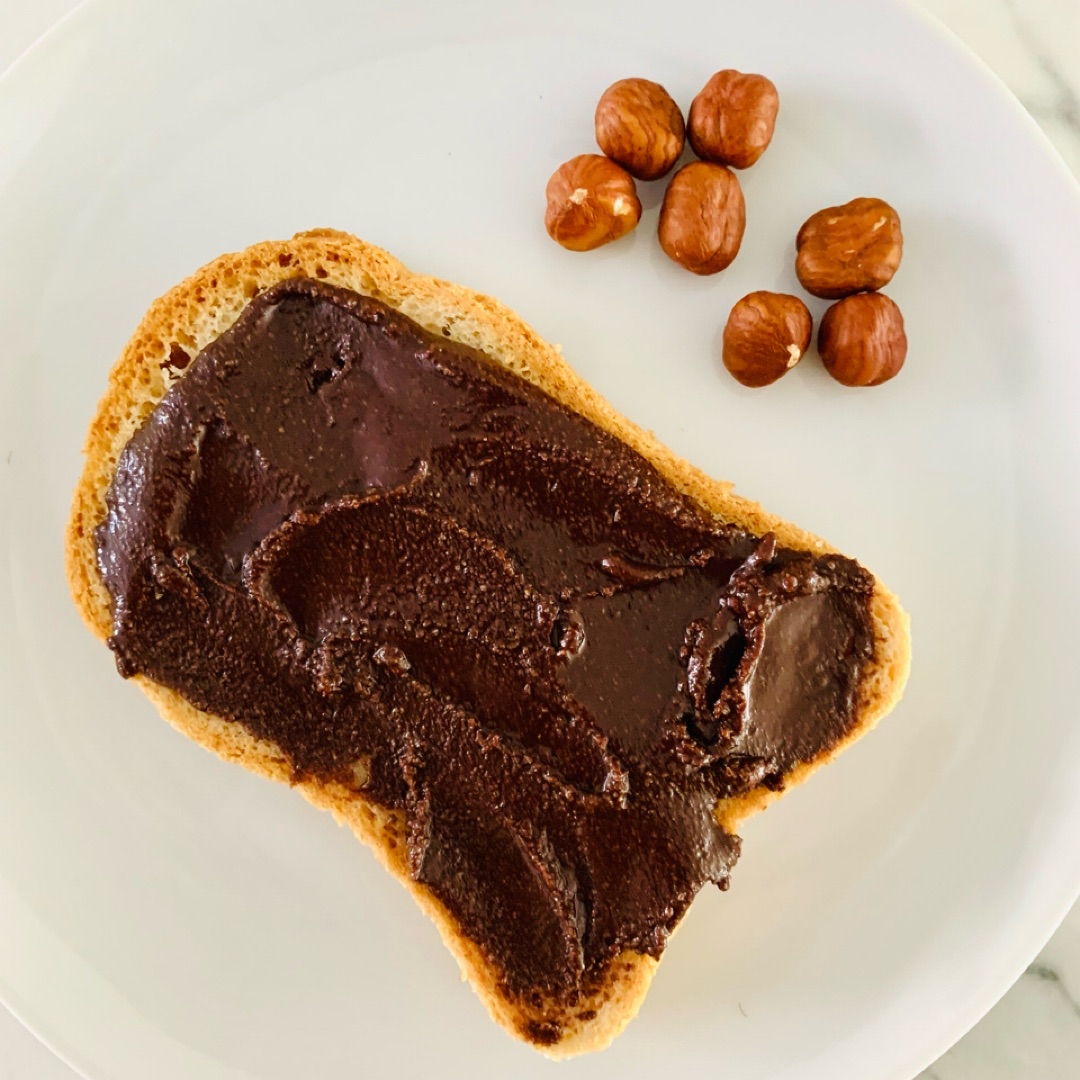 Crema de cacao y avellanas o Nutella casera.