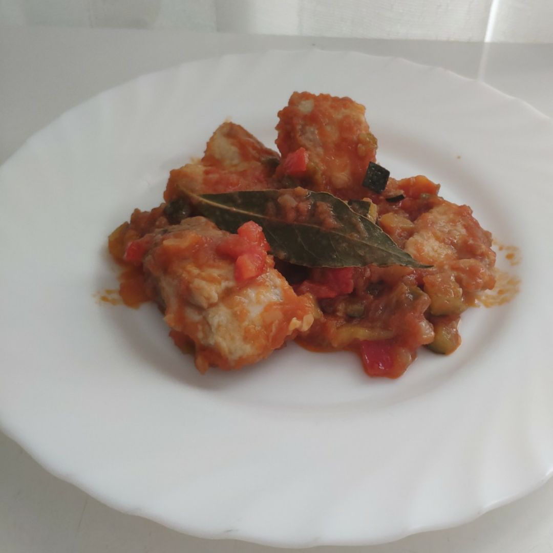 Bonito con pisto/salsa de tomate Paso 7 Bonito con pisto/salsa de tomate Paso 7