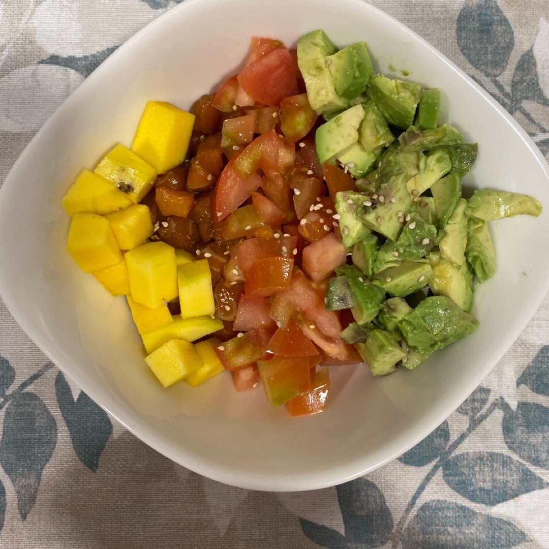 Poké de salmón con mango 🥭 Poké de salmón con mango 🥭