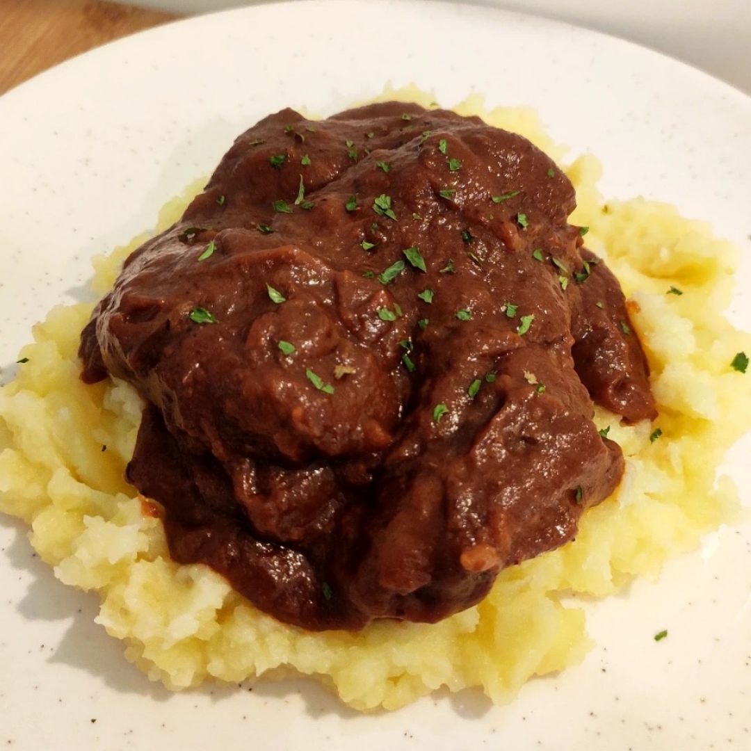 Carrilleras de cerdo con puré de patatas Carrilleras de cerdo con puré de patatas