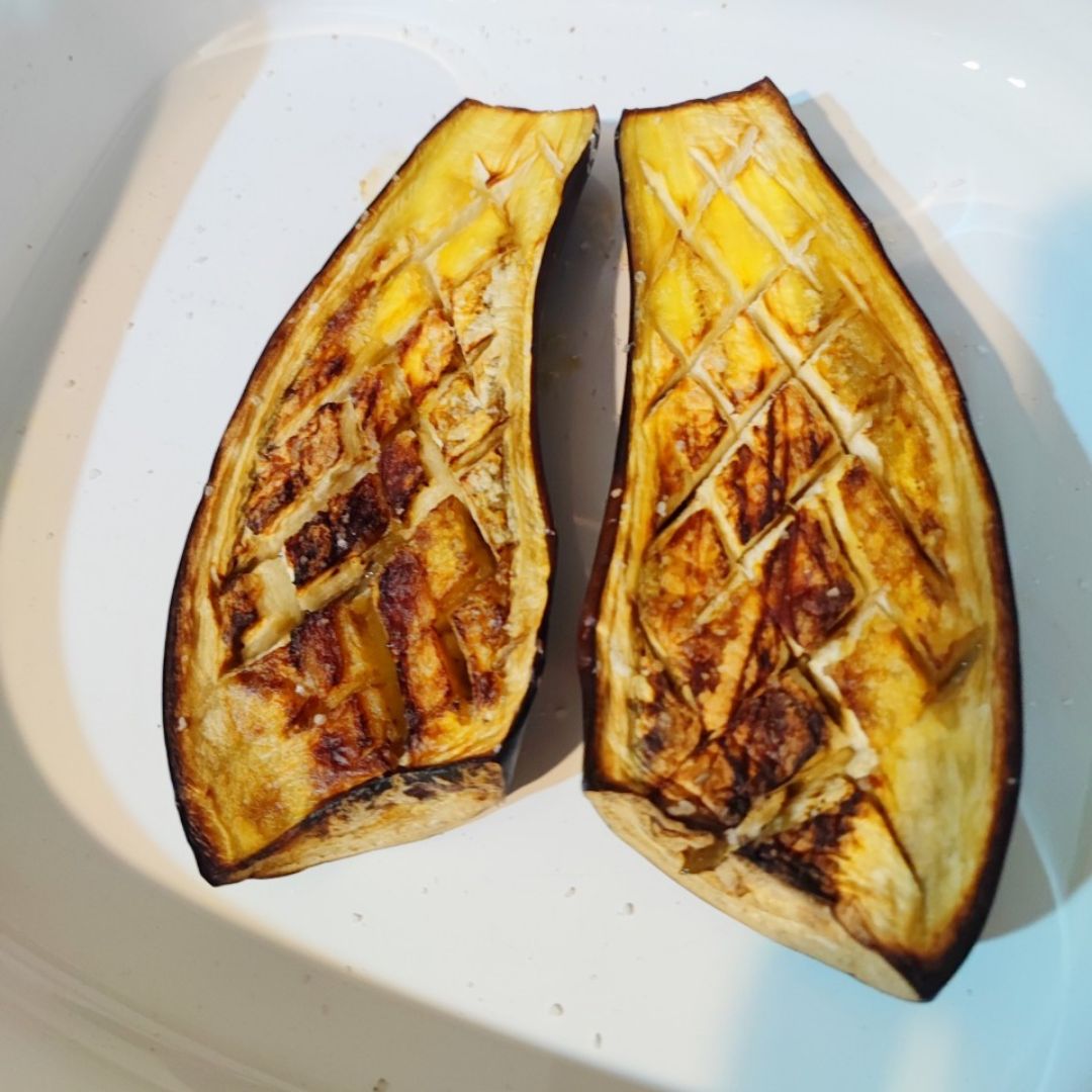 Berenjenas gratinadas rellenas de proteína de guisantes Paso 0 Berenjenas gratinadas rellenas de proteína de guisantes Paso 0