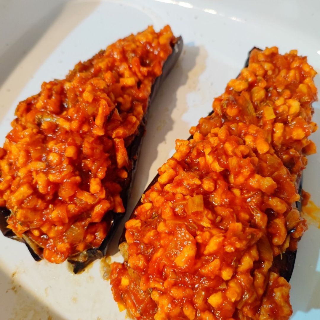 Berenjenas gratinadas rellenas de proteína de guisantes Paso 4 Berenjenas gratinadas rellenas de proteína de guisantes Paso 4