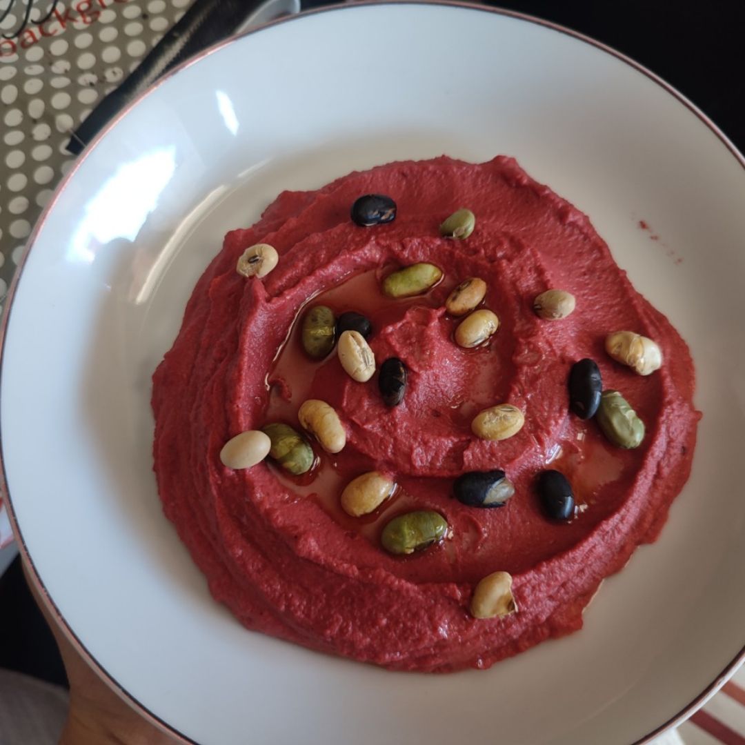 Hummus de remolacha.