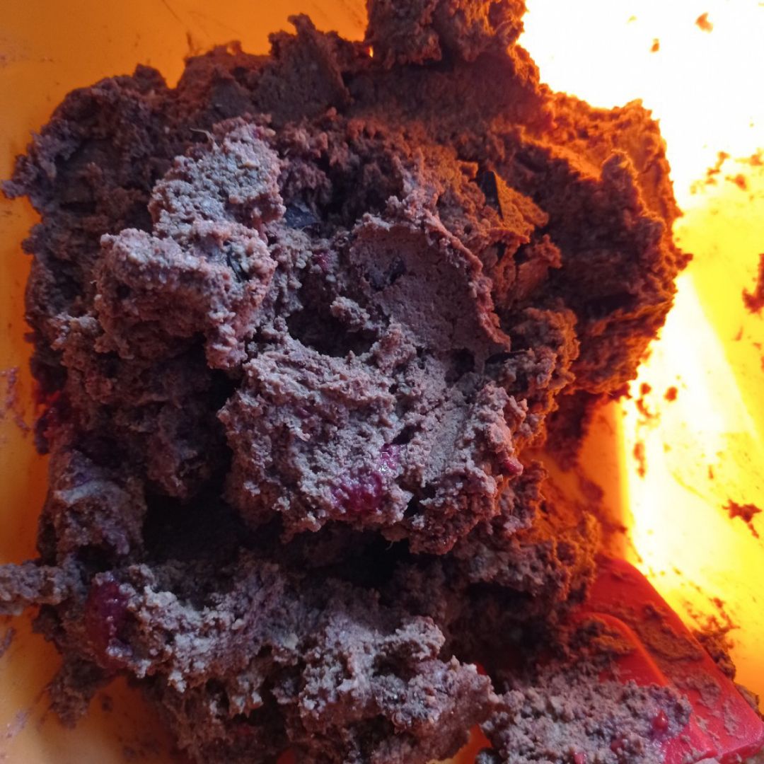 Pastelitos veganos de chocolate jugosos 🍫🍫 Paso 2 Pastelitos veganos de chocolate jugosos 🍫🍫 Paso 2