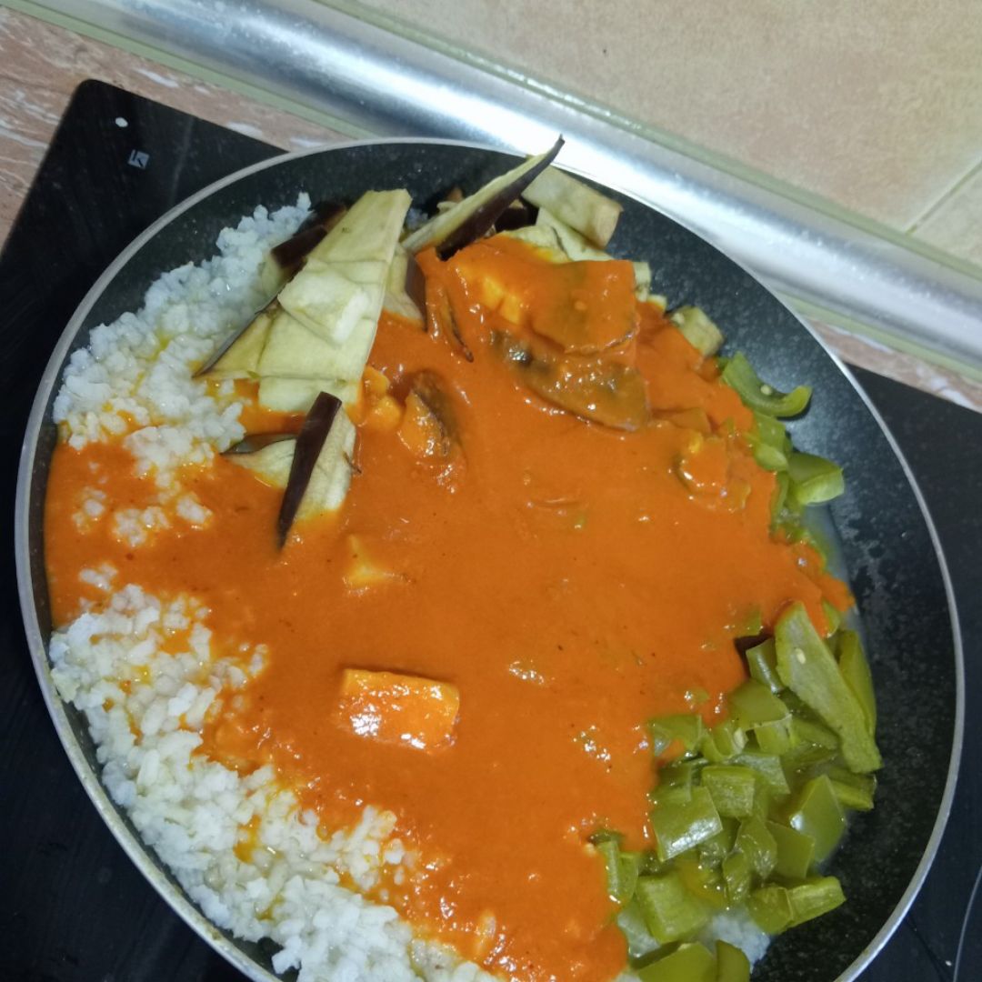 Pisto con arroz 🌾 y salsa de tomate🍅 Paso 2