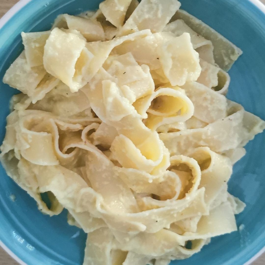 Pasta al huevo con pesto de calabacín Pasta al huevo con pesto de calabacín
