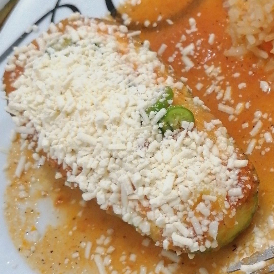 Calabacitas rellenas de queso panela y mozarella Calabacitas rellenas de queso panela y mozarella