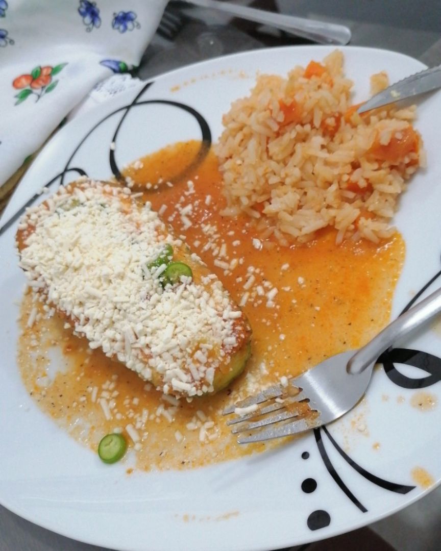 Calabacitas rellenas de queso panela y mozarella Paso 3 Calabacitas rellenas de queso panela y mozarella Paso 3