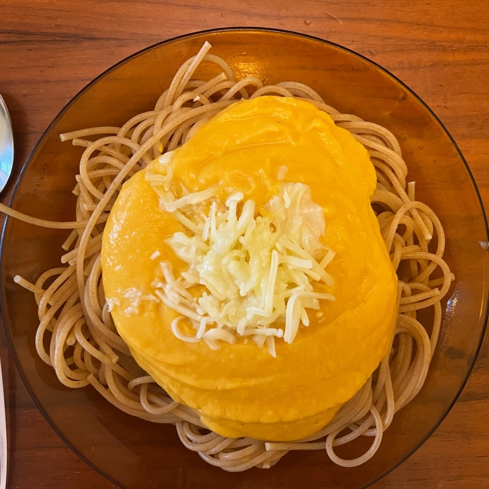 Spaghetti con salsa cremosa de calabaza 