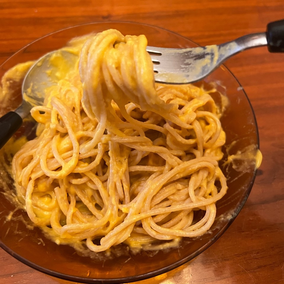 Spaghetti con salsa cremosa de calabaza 
