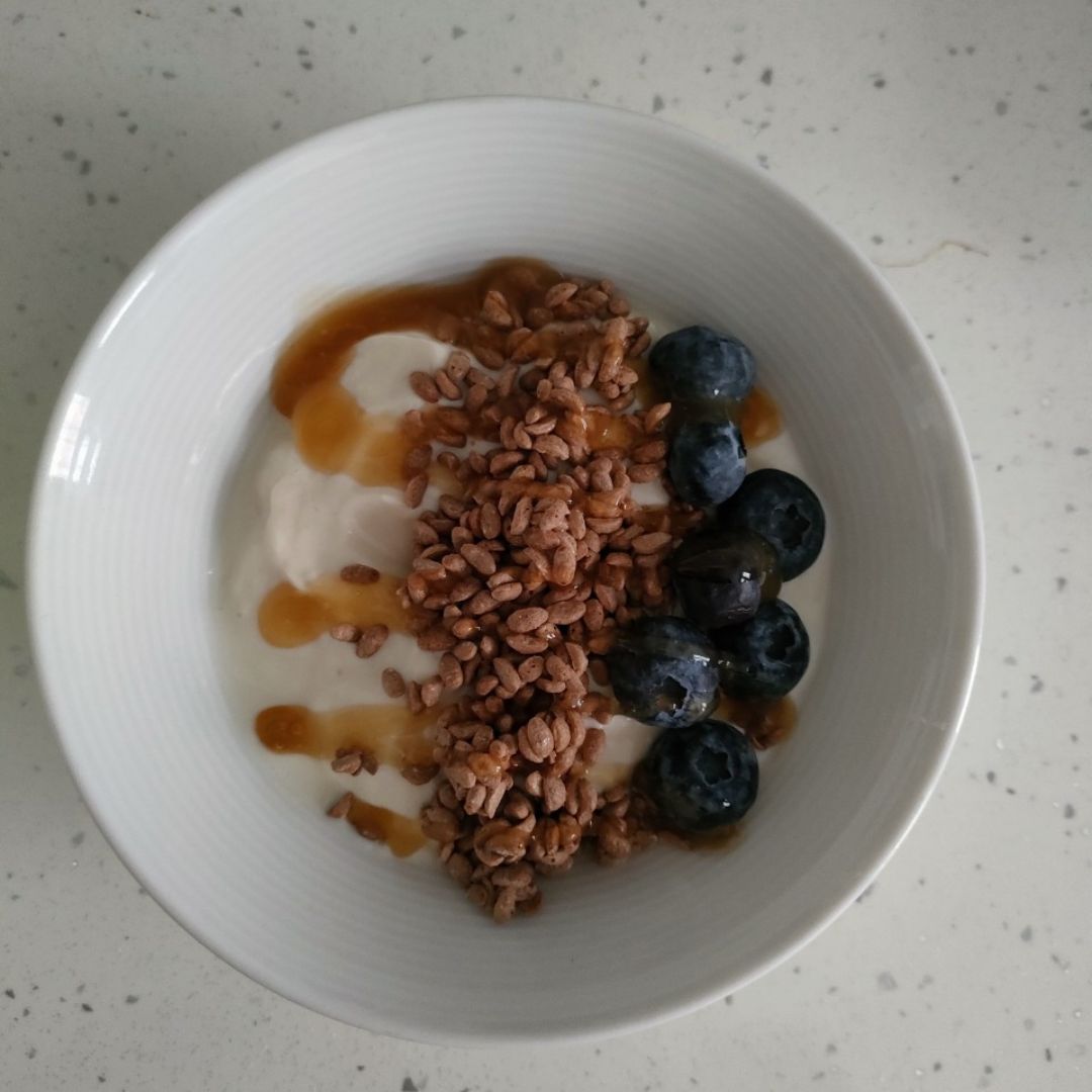 Bowl desayuno con cereales proteicos Bowl desayuno con cereales proteicos