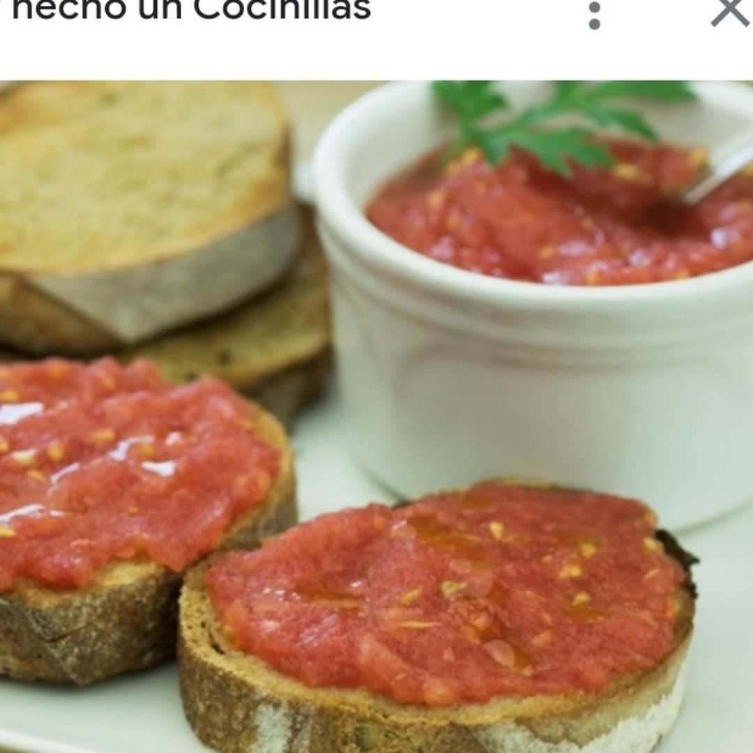 Pan integral con aceite y tomate Pan integral con aceite y tomate