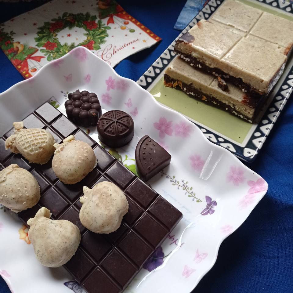 Turrón y bombones de chocolate 🍫🖤 y 🤍