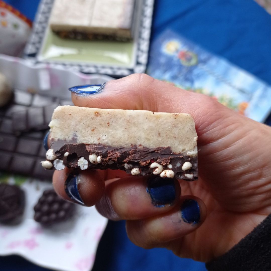 Turrón y bombones de chocolate 🍫🖤 y 🤍 Paso 10