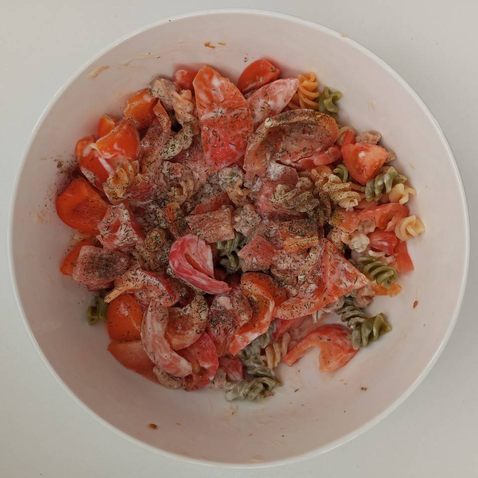 Ensalada de pasta, tomate 🍅 y mayonesa Ensalada de pasta, tomate 🍅 y mayonesa