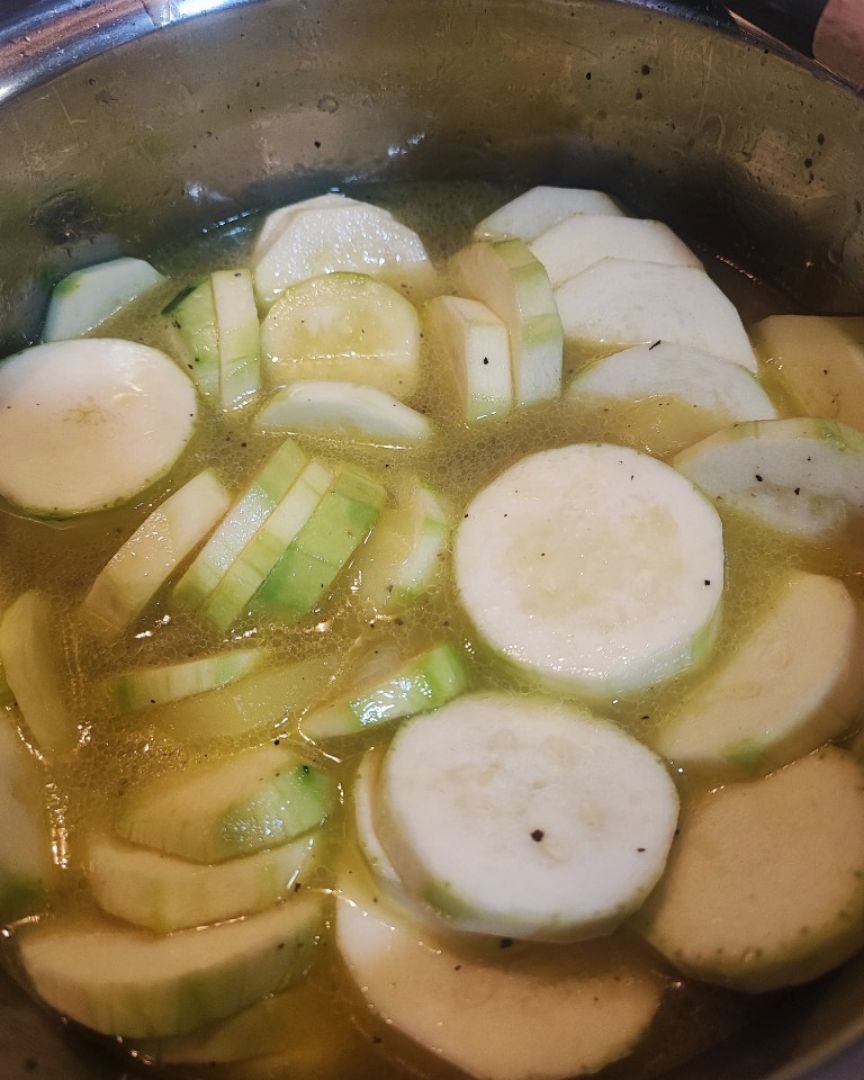 Crema de calabacín con cebolla y patata! Paso 2 Crema de calabacín con cebolla y patata! Paso 2