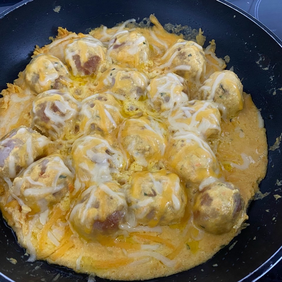 Albóndigas de pollo con salsa de zanahoria Albóndigas de pollo con salsa de zanahoria
