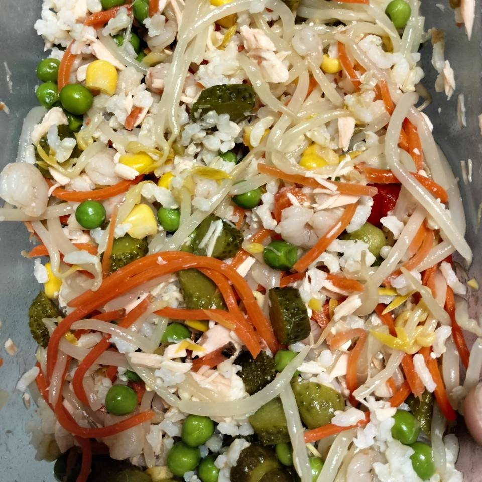 Ensalada de arroz con salmon y verduras Ensalada de arroz con salmon y verduras