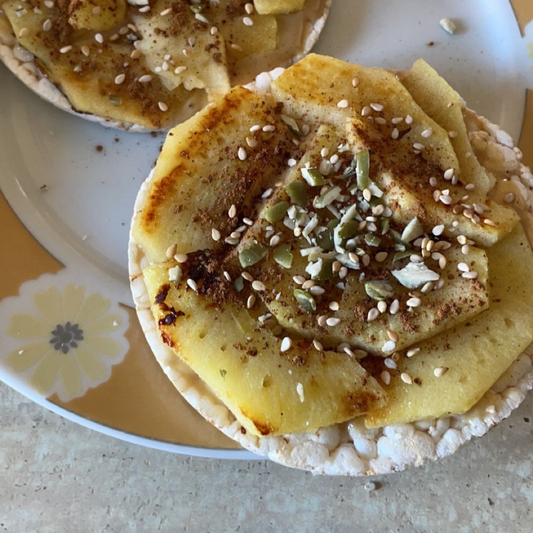 Tortitas de arroz con manzana Tortitas de arroz con manzana