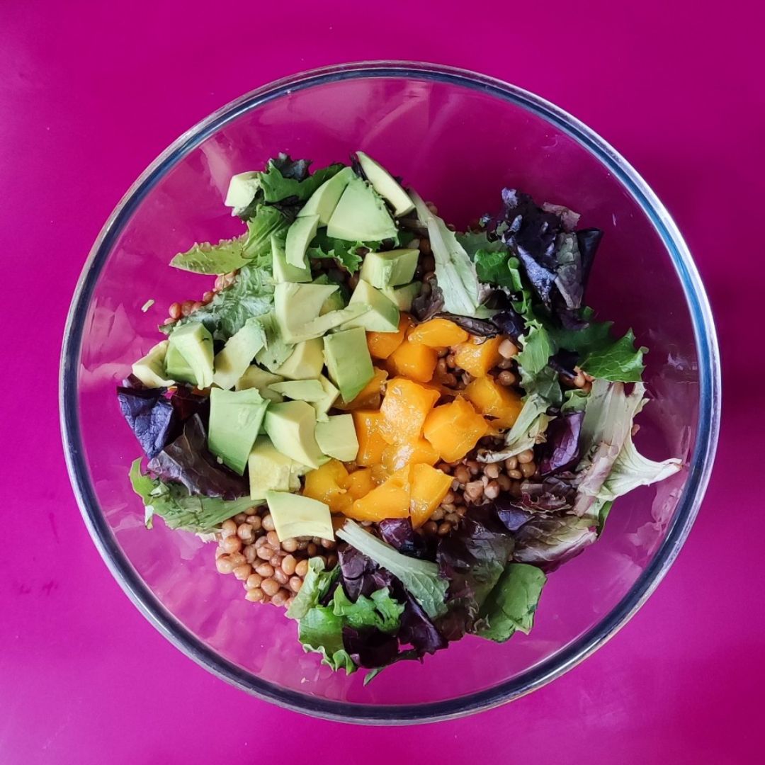 Ensalada de lentejas con brotes tiernos, aguacate, mango y mostaza. 🥗🥑🥭 Paso 1 Ensalada de lentejas con brotes tiernos, aguacate, mango y mostaza. 🥗🥑🥭 Paso 1