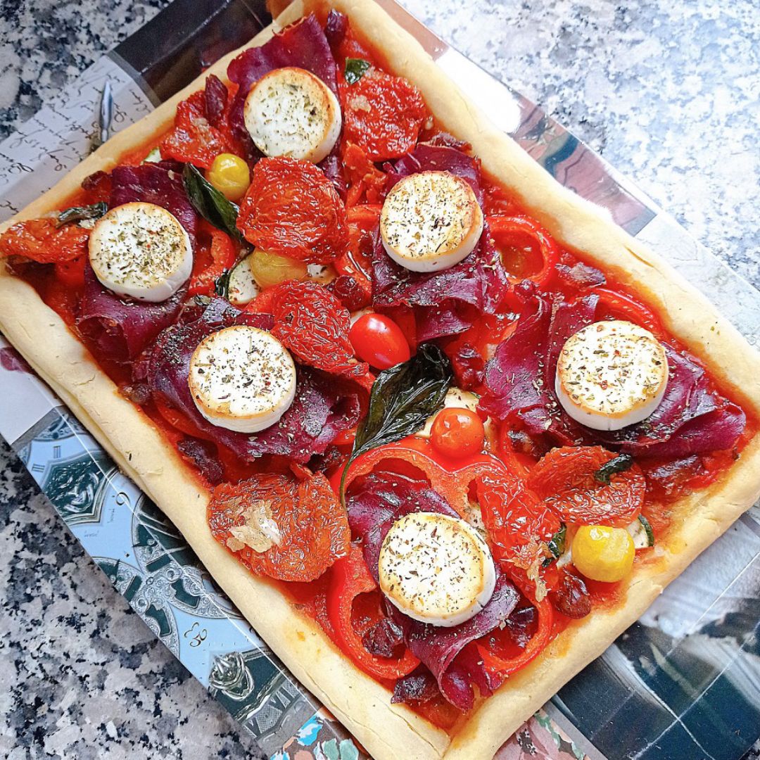 Tarta salada de hojaldre casero sin gluten y verduras 🍅🌶️🥒🧀