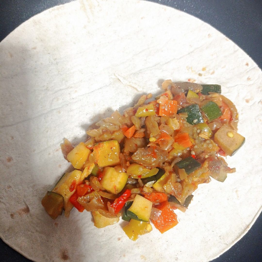 Fajita de pollo con pisto 🌮 Paso 1 Fajita de pollo con pisto 🌮 Paso 1
