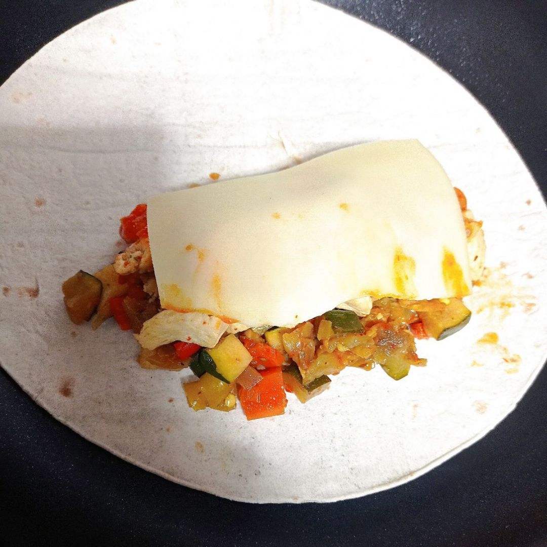 Fajita de pollo con pisto 🌮 Paso 2 Fajita de pollo con pisto 🌮 Paso 2