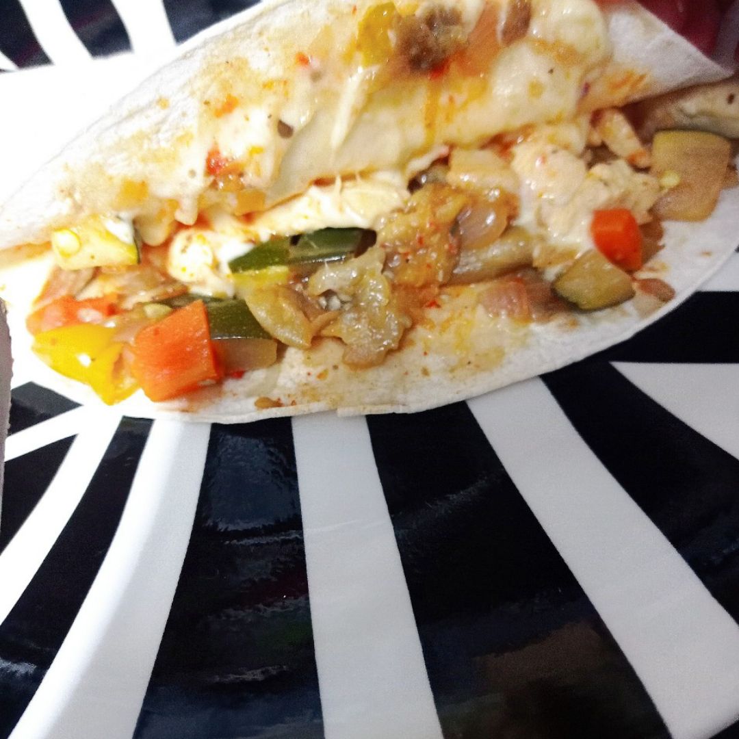 Fajita de pollo con pisto 🌮 Paso 4 Fajita de pollo con pisto 🌮 Paso 4