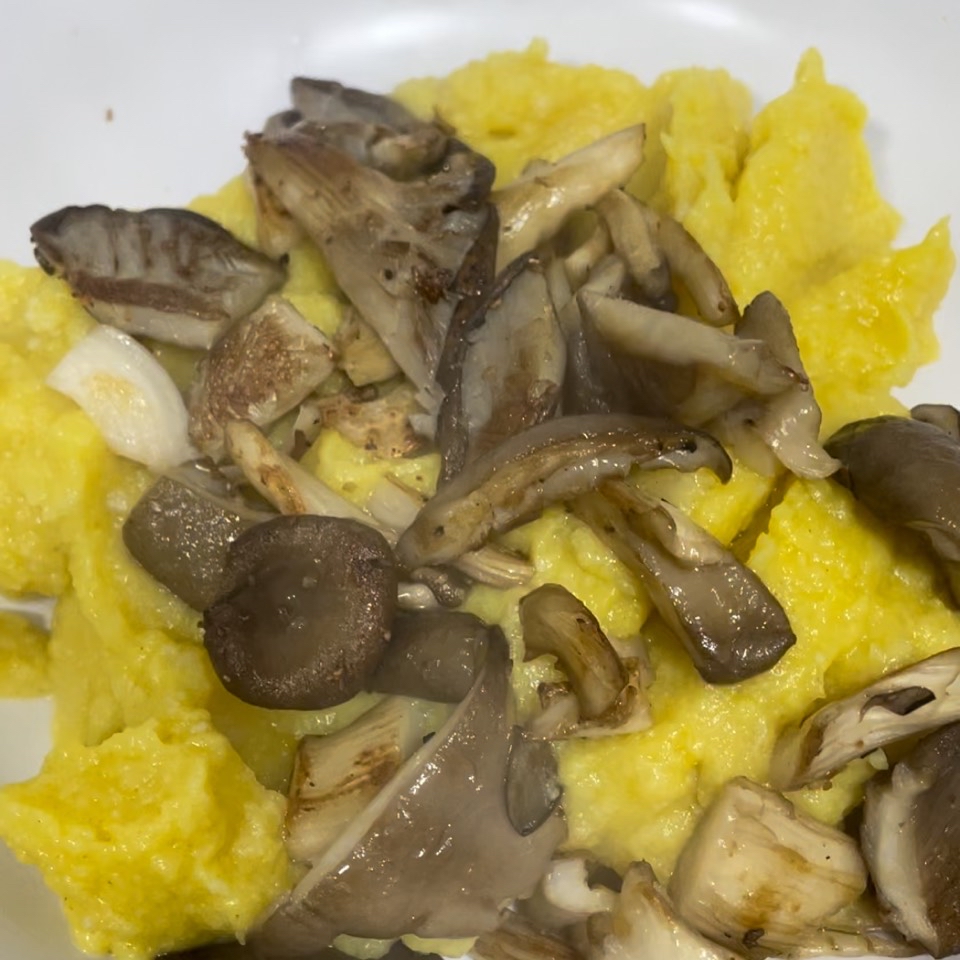 Puré de coliflor con setas Puré de coliflor con setas
