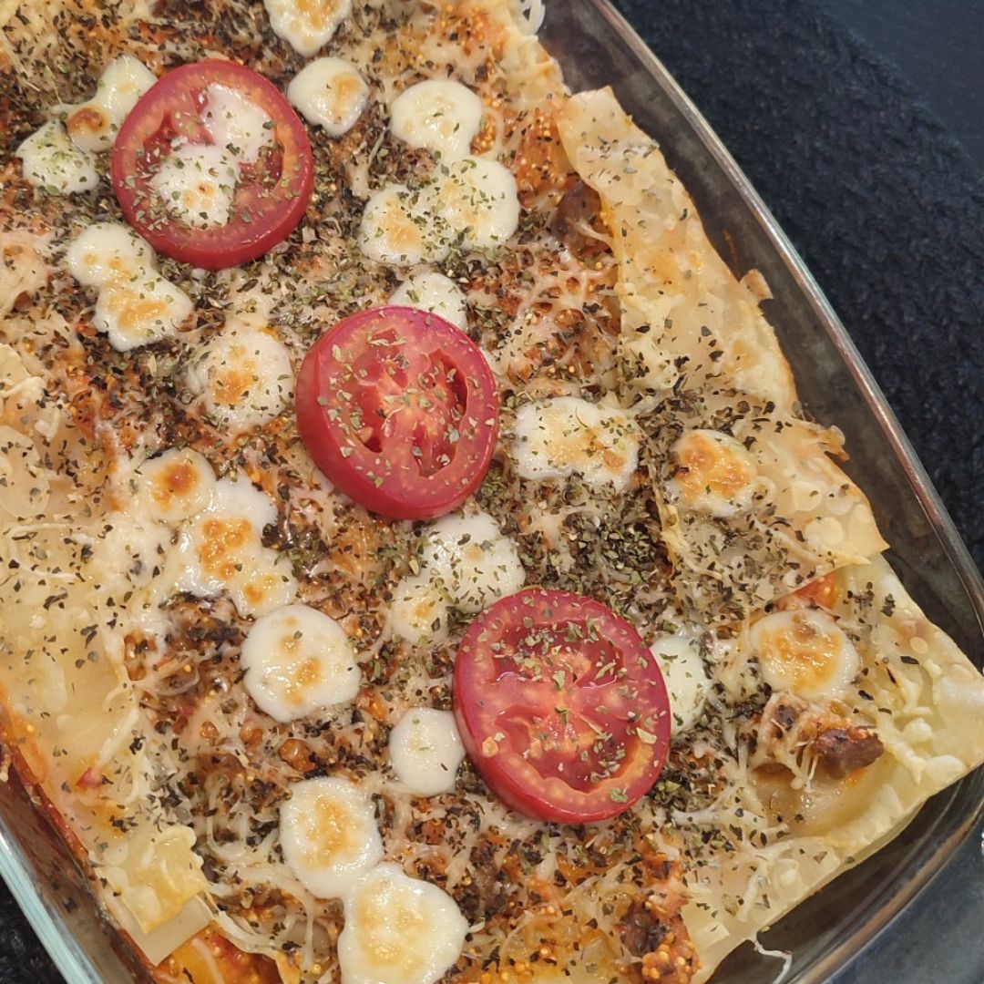 Lasaña de cerdo, tomate casero y tres quesos. Lasaña de cerdo, tomate casero y tres quesos.