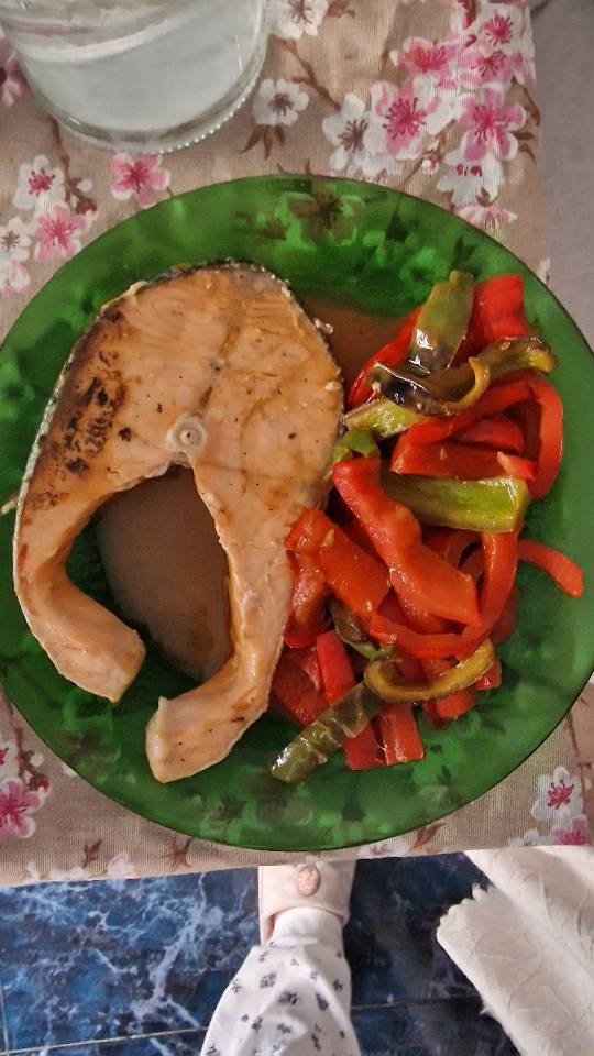 Salmón con pimientos